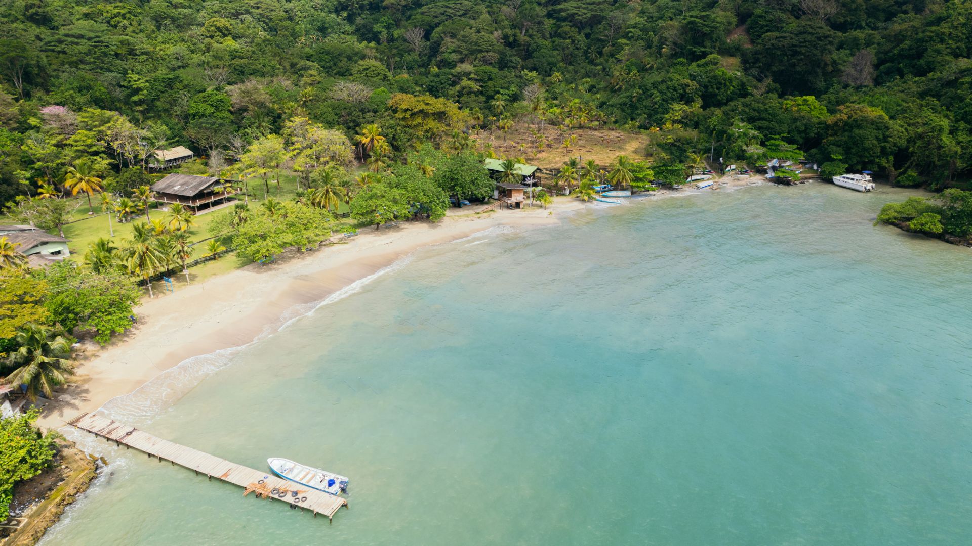 Capurganá: Descubre playas vírgenes, caminatas mágicas y aventuras caribeñas. Por Montería
